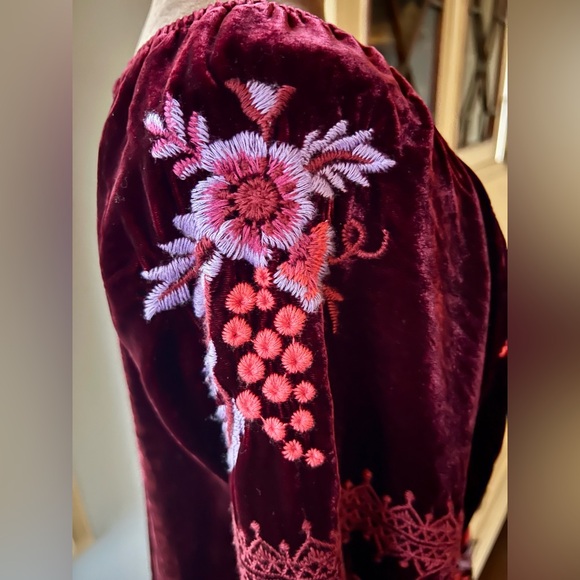 Johnny Was Marcella Burgundy Silk Velvet 3/4 Sleeve Peasant Style Top, S - Picture 7 of 12